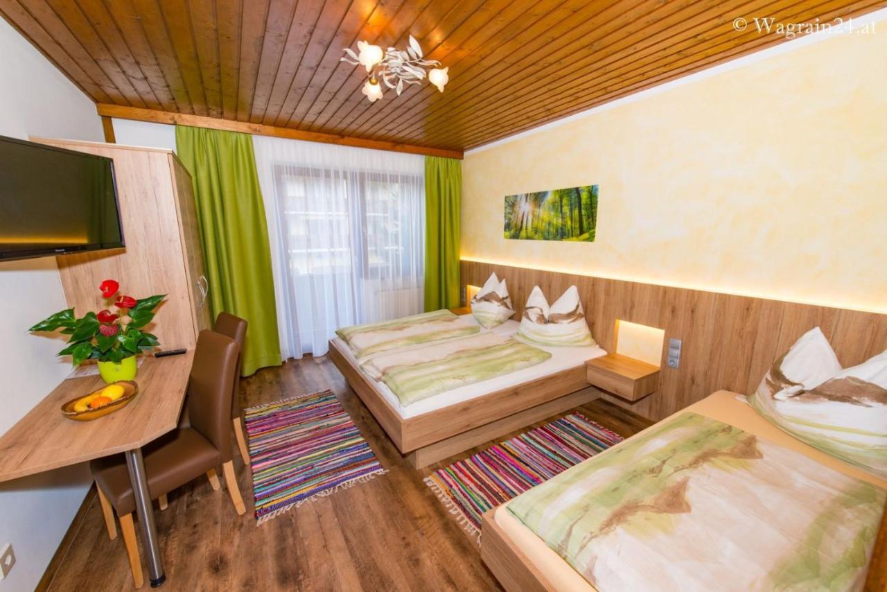 Pension Montana วาไกรน์ ภายนอก รูปภาพ