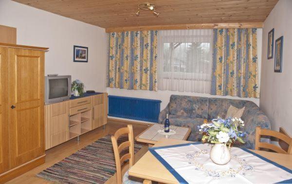Pension Montana วาไกรน์ ภายนอก รูปภาพ